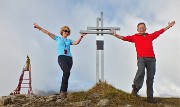 04 Alla Croce e Madonnina di vetta del Monte Sodadura (2011 m)